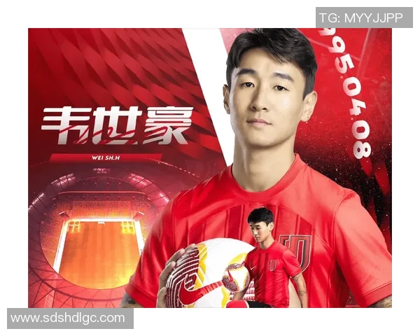 顶级足球明星现身于哪些球队引发球迷热议与关注 顶级足球明星现身于哪些球队引发球迷热议与关注