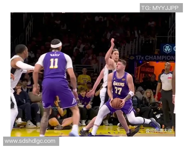湖人马刺经典对决回顾:传奇时刻与伟大球员的巅峰对抗 湖人马刺经典对决回顾:传奇时刻与伟大球员的巅峰对抗